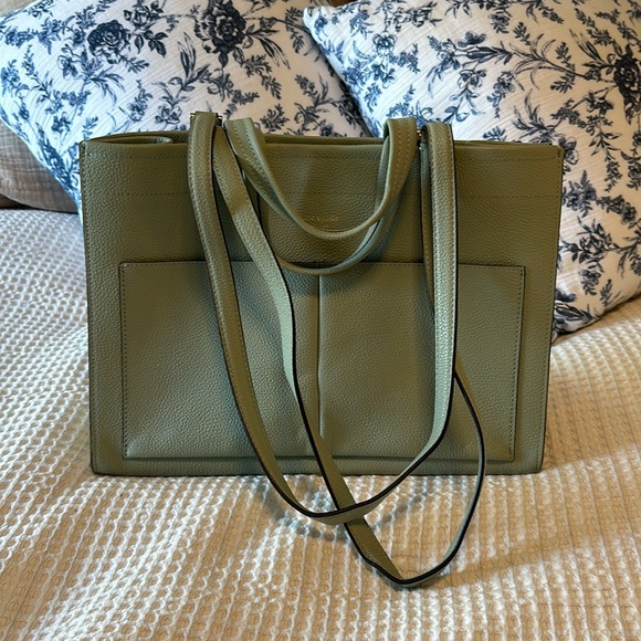 kate spade Handbags - Kate spade tote purse
